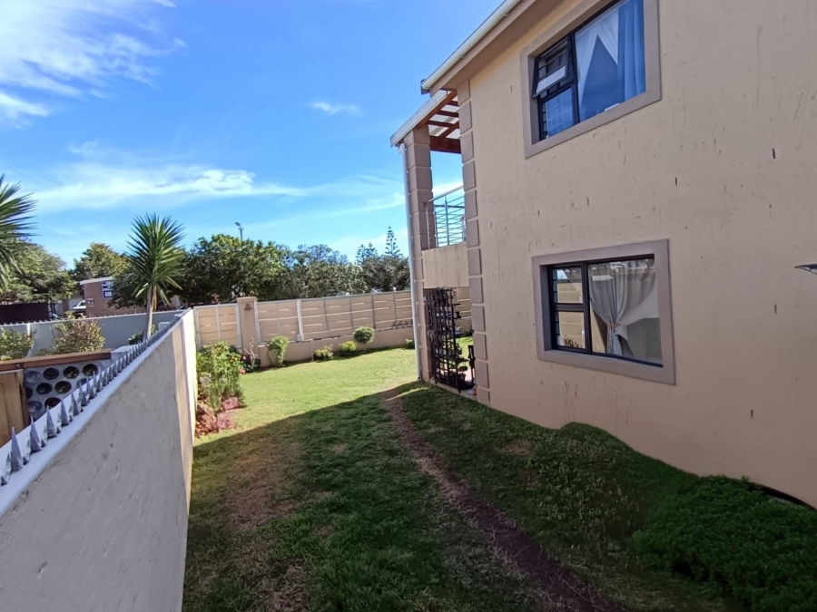 3 Bedroom Property for Sale in Heiderand Western Cape
